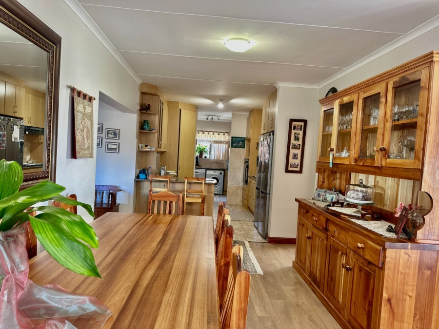 4 Bedroom Property for Sale in Fraaiuitsig Western Cape